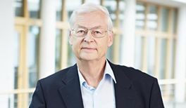 Dr. Jürgen Udolph und einem jungen Team aus Wissenschaftlern, Auskünfte zur ...